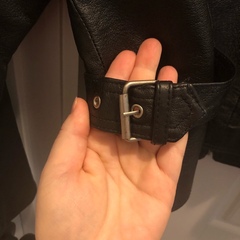 💖 VINTAGE MAURICES BLACK LEATHER JACKET w/ buckle details - PRISTINE! Size L - Picture 6 of 16